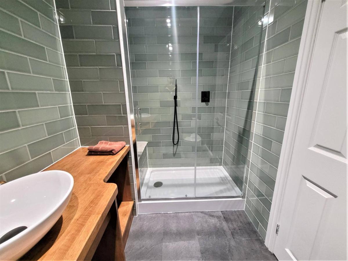 New County Hotel & Serviced Apartments By Roomsbooked Gloucester Bagian luar foto