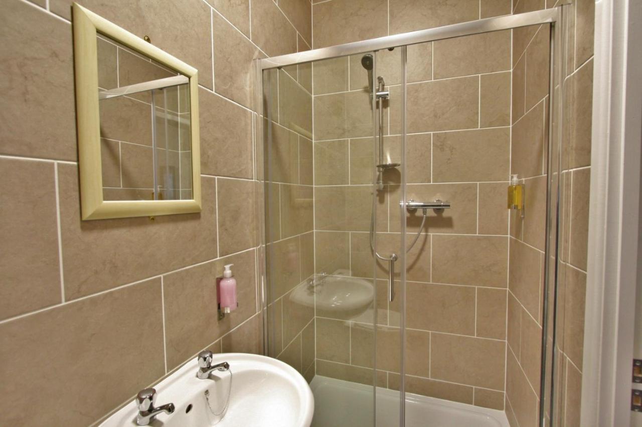 New County Hotel & Serviced Apartments By Roomsbooked Gloucester Bagian luar foto